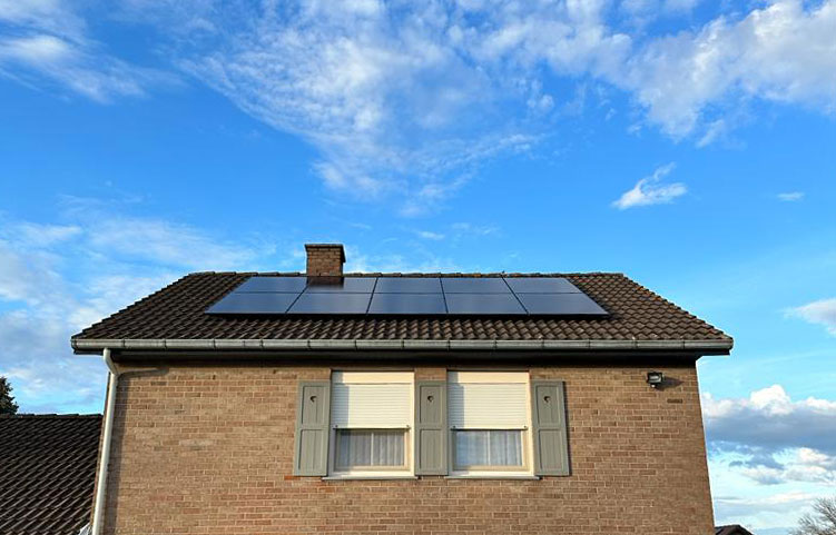 Zonnepaneel installatie op een dak in Beringen door Rasolar