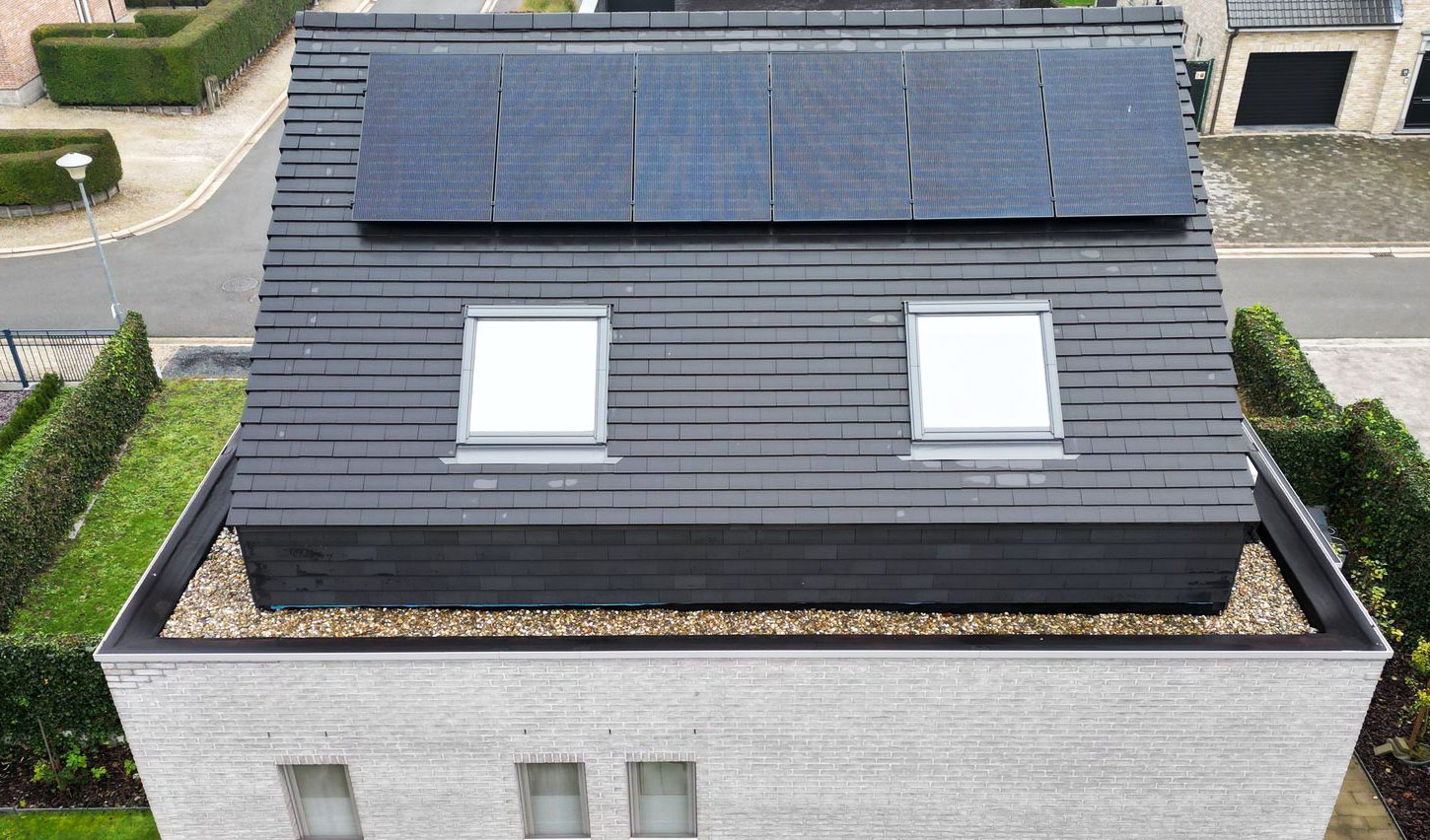 Zonnepaneel installatie op een dak in Hamme door Rasolar