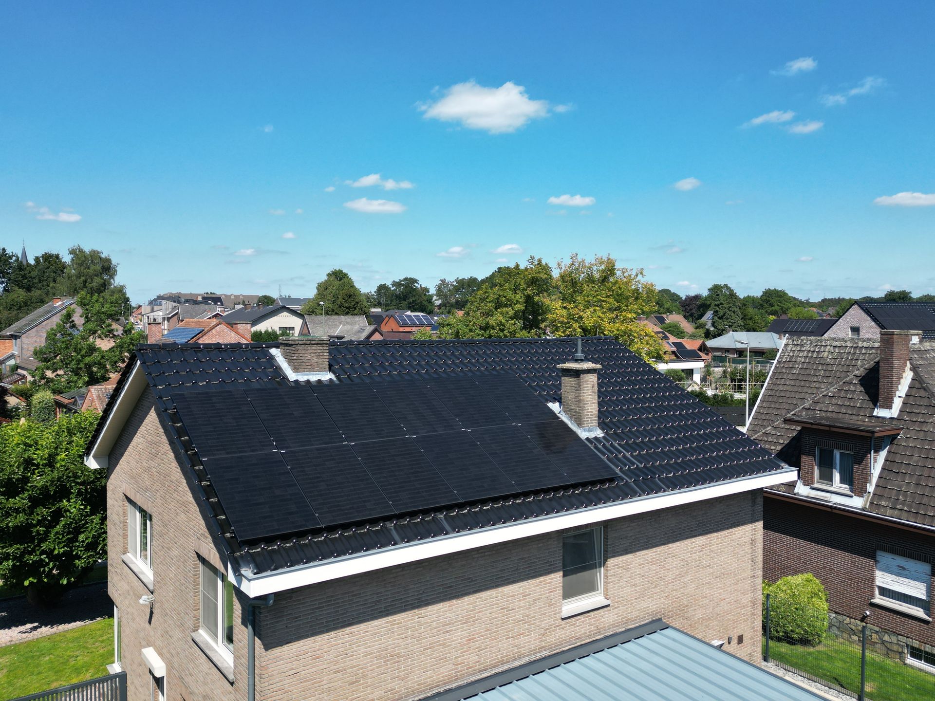 Zonnepaneel installatie op een dak in Heusden-Zolder door Rasolar