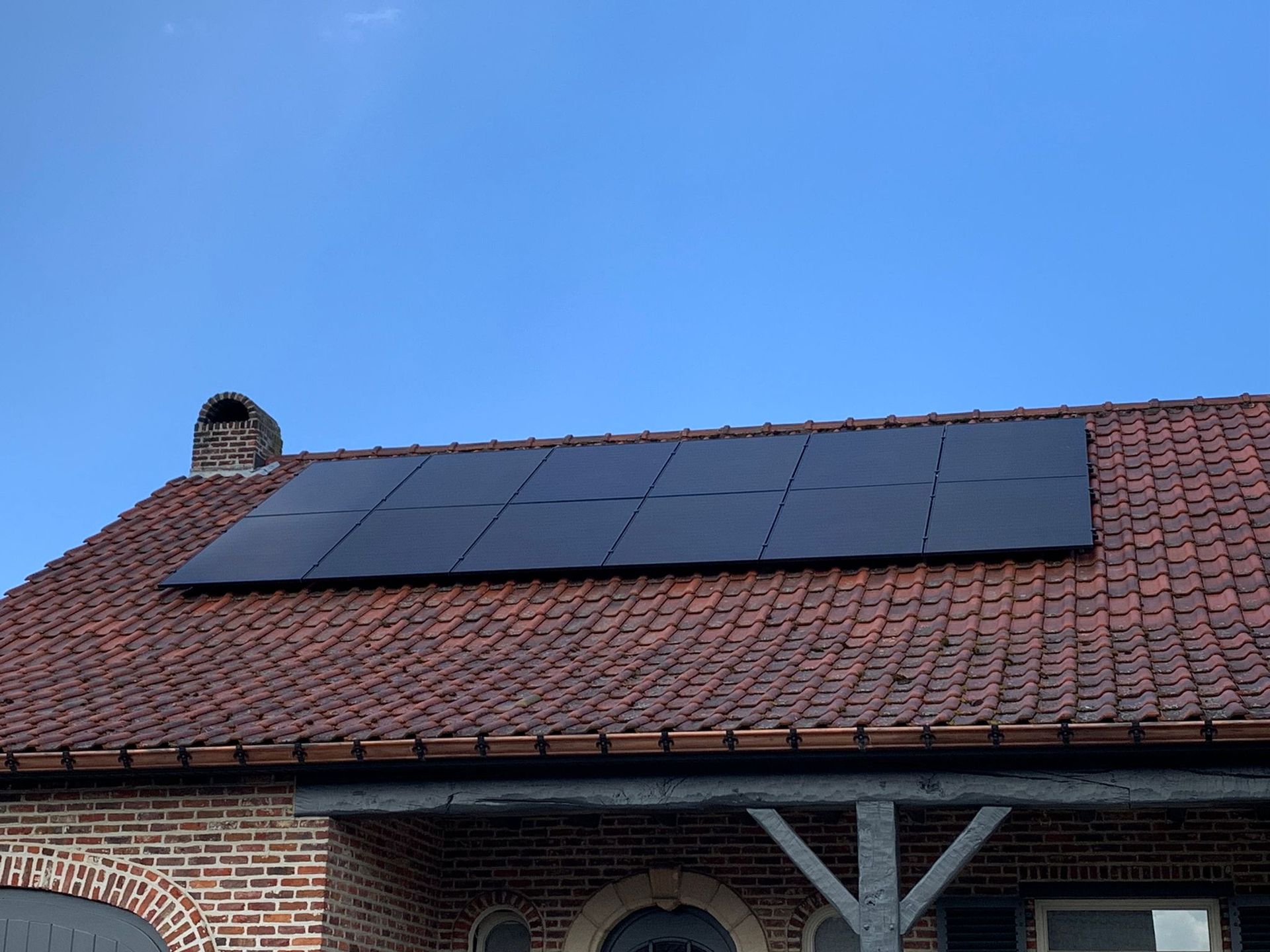 Zonnepaneel installatie op een dak in Ramsel door Rasolar