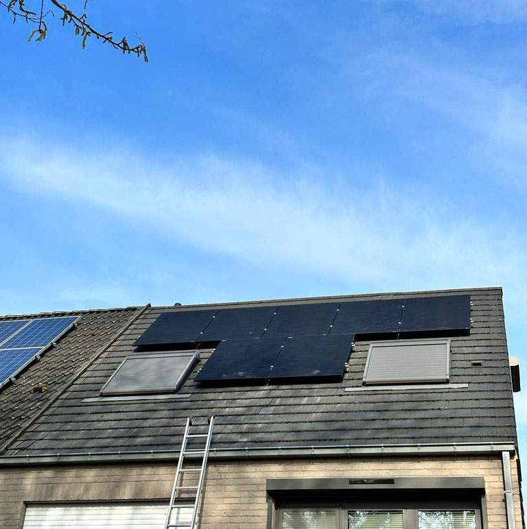 Zonnepaneel installatie op een dak in Rumst door Rasolar