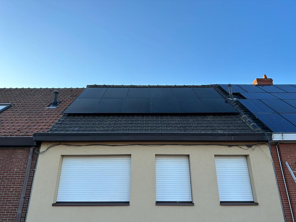 Zonnepaneel installatie op een dak in Zelzate door Rasolar