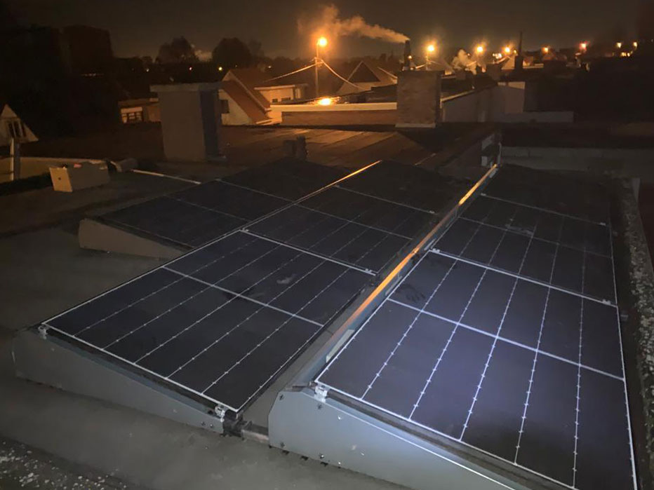Zonnepaneel installatie op een dak in Zelzate door Rasolar