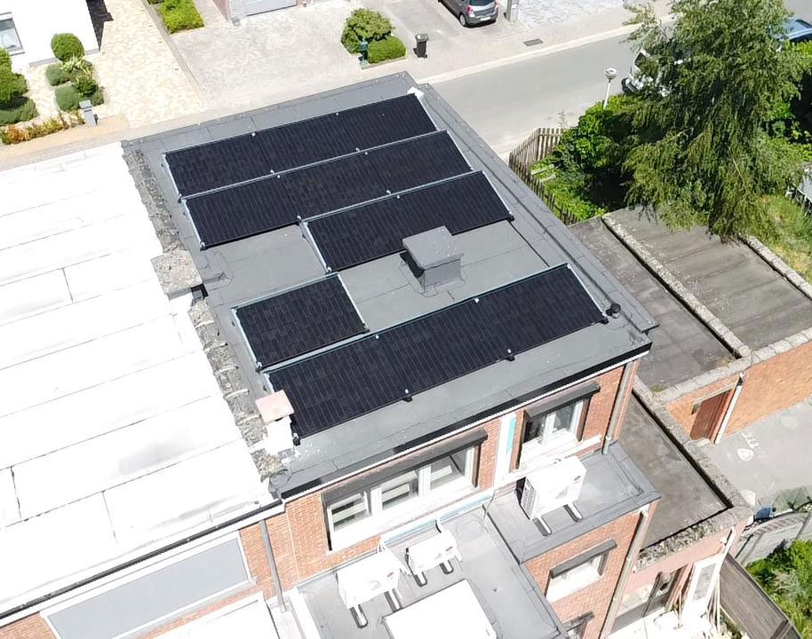 Zonnepaneel installatie op een dak in aartselaar door Rasolar