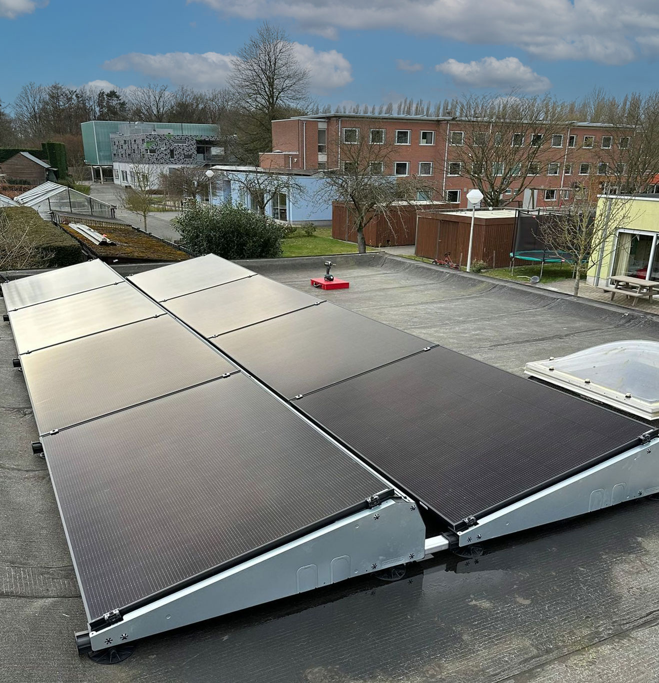 Zonnepaneel installatie op een dak in duffel door Rasolar