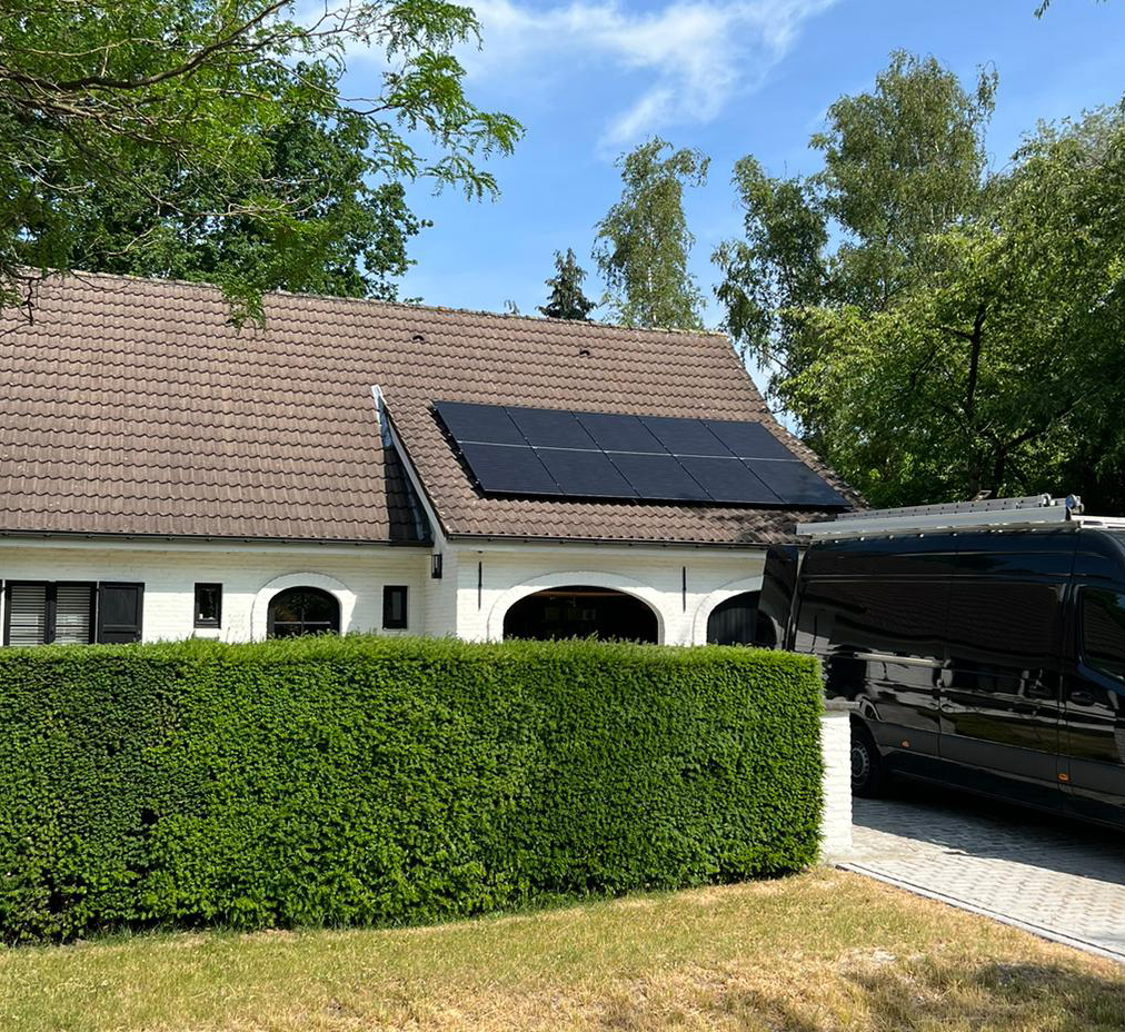 Zonnepaneel installatie op een dak in Kapellen door Rasolar